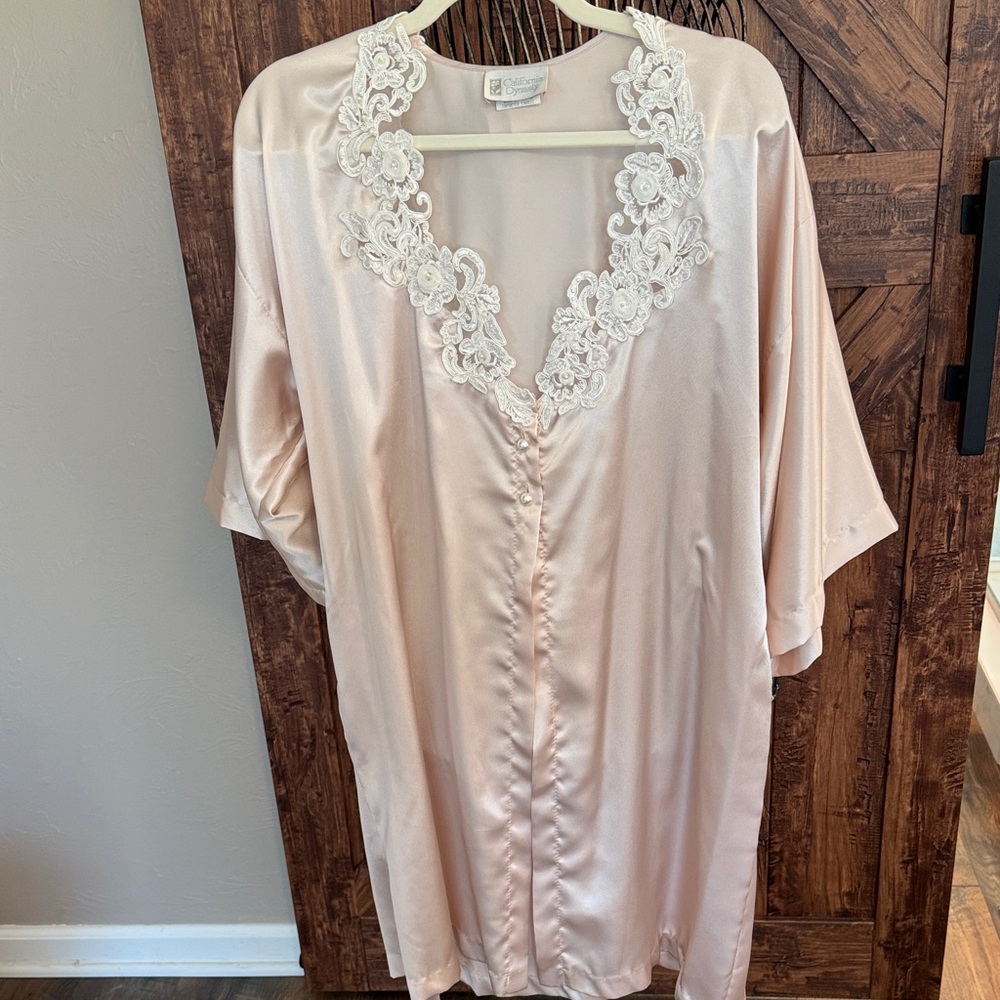 Lace & Beaded Detailed Short Robe  with Chemise by California Dynasty S - Picture 8 of 16